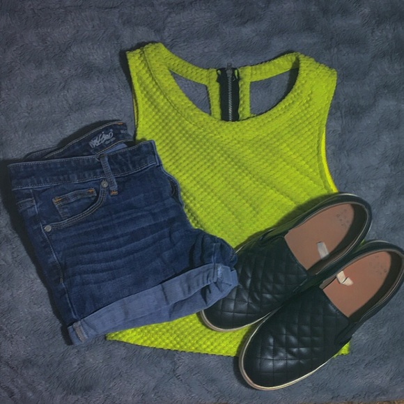 neon green crop top outfit